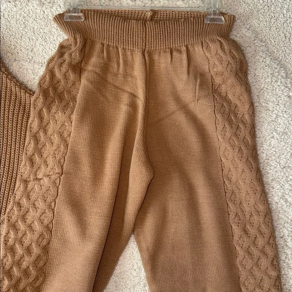 Sobe Sweater and Pants Set NWOT - size M - Picture 3 of 3